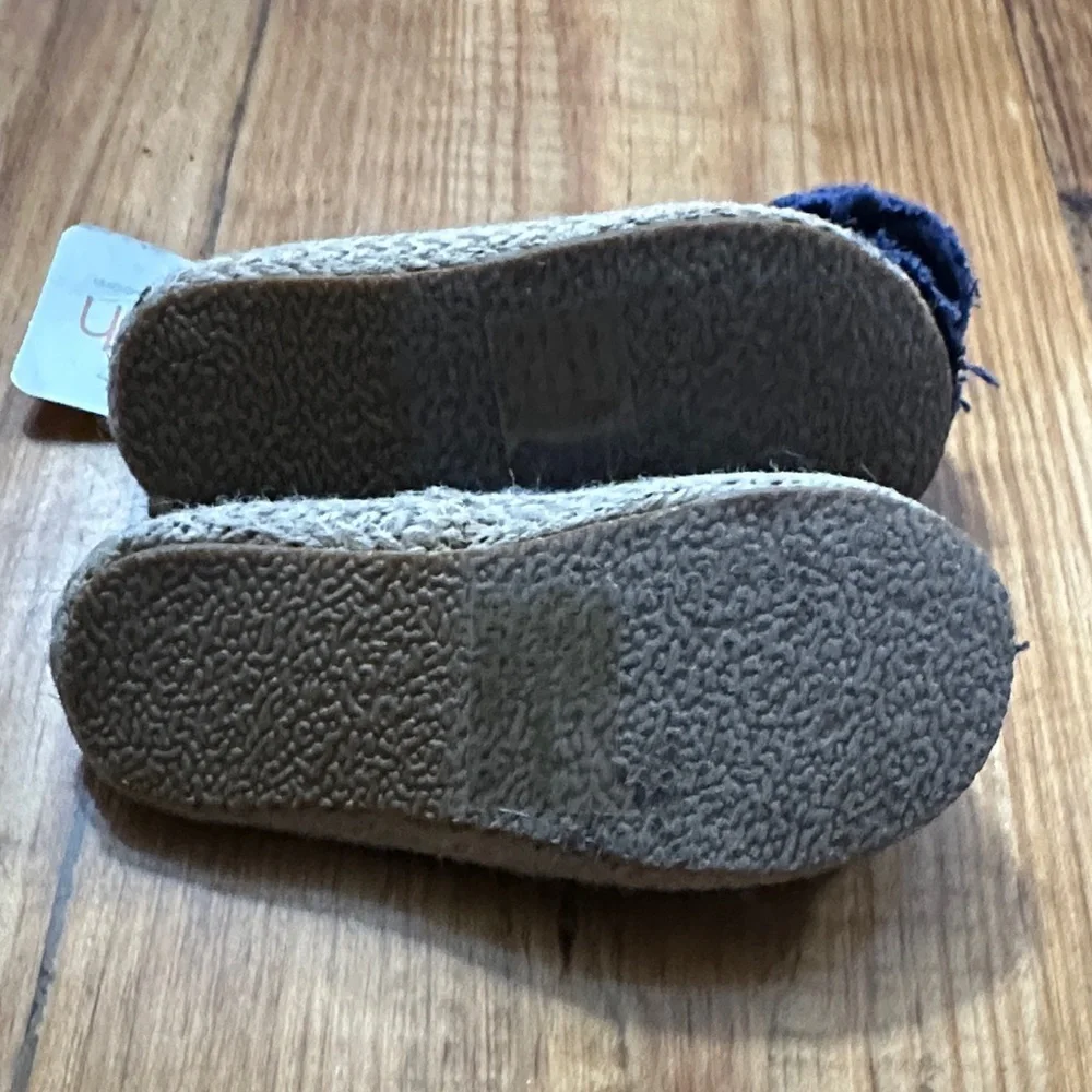 NEW Launch Foot Wear Kids Navy Slippers with Floral Accent